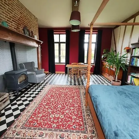 Chambre Spacieuse Avec Vue Sur Clocher Séjour chez l'habitant Verchin